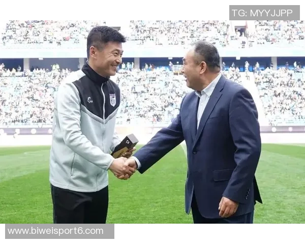 李国旭透露接到电话邀请竞聘国足主帅职位的背后故事与心路历程